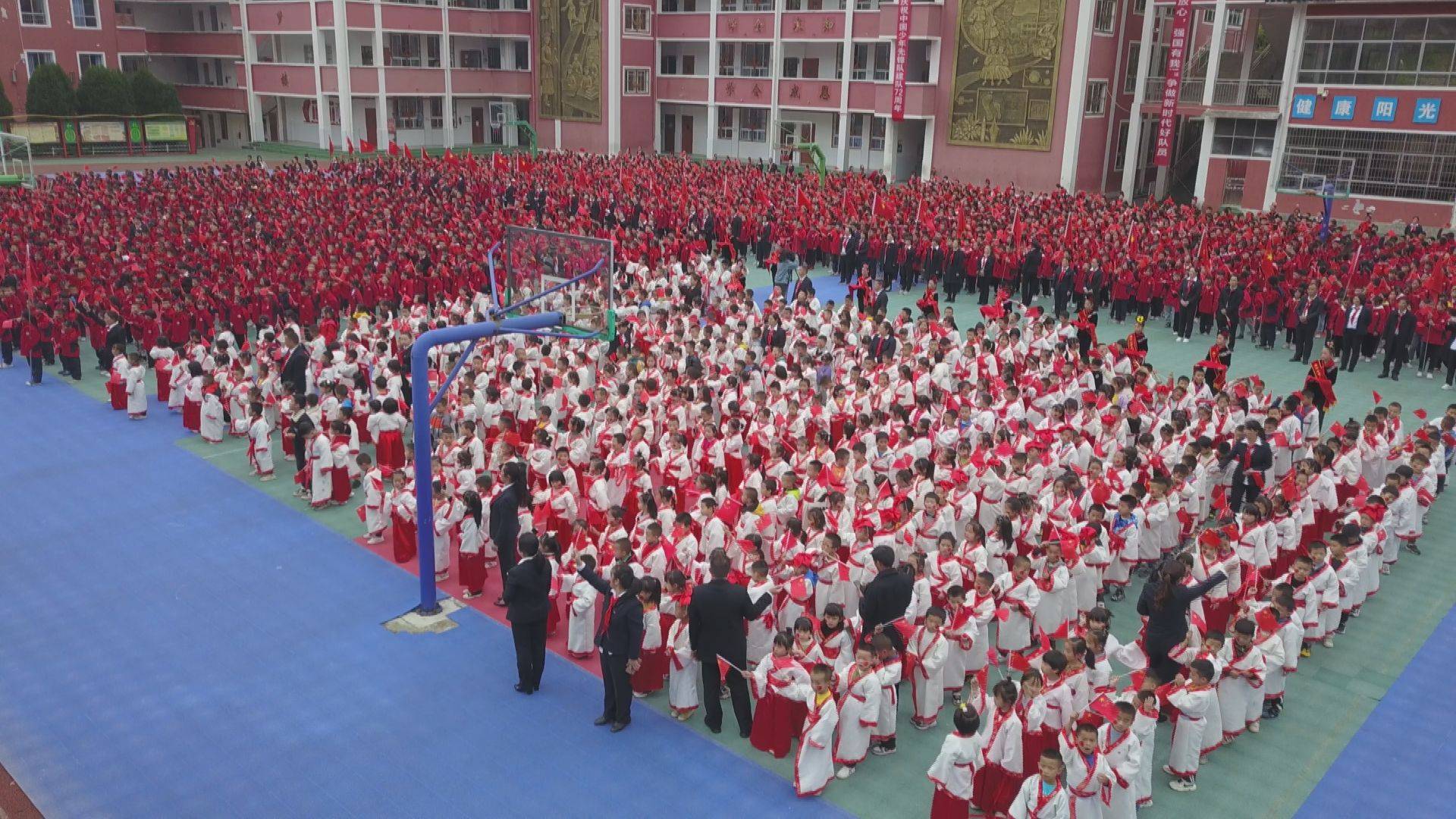 雷山县丹江小学举办请党放心强国有我建队日主题活动暨红领巾奖章争章