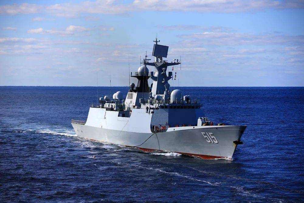 航行在日本海的中国海军滨州舰.