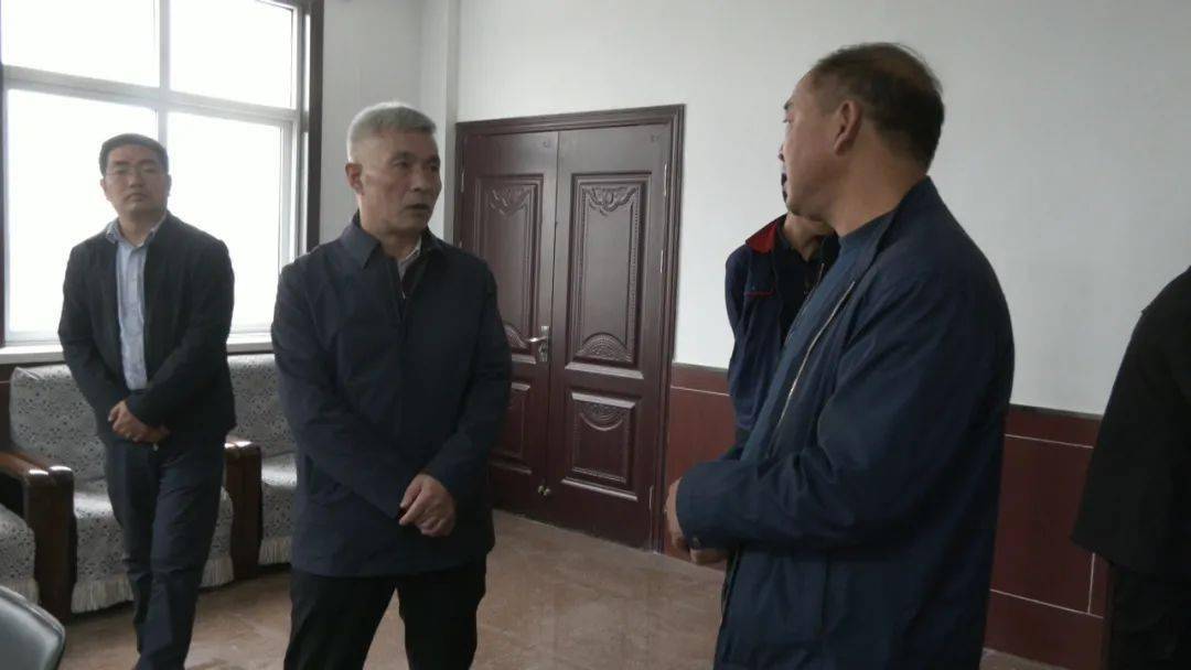 牛天明突击检查煤矿安全生产工作