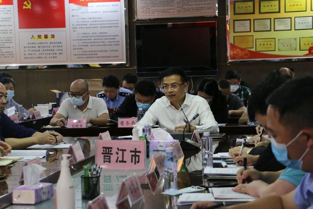 市委常委,市政府常务副市长吴志朴强调:一要严格按照全省视频会议精神