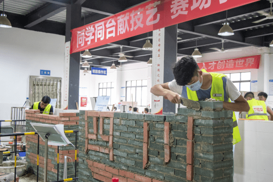 四川00后职校生砌筑出全国金奖