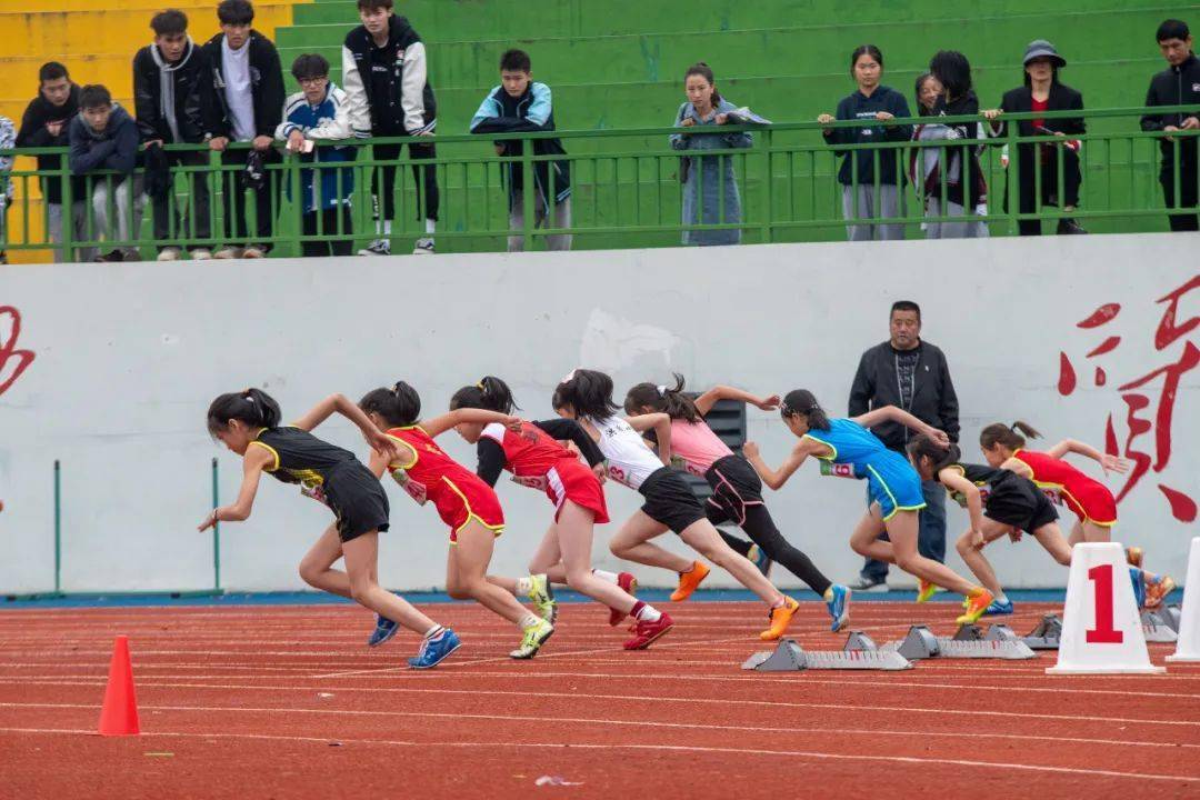 诸暨市中小学田径运动会完美收官