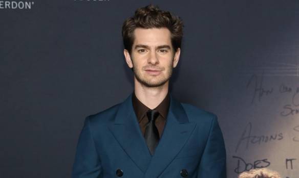 而演员安德鲁·加菲尔德(andrew garfield)在2012年和2014年的《超凡