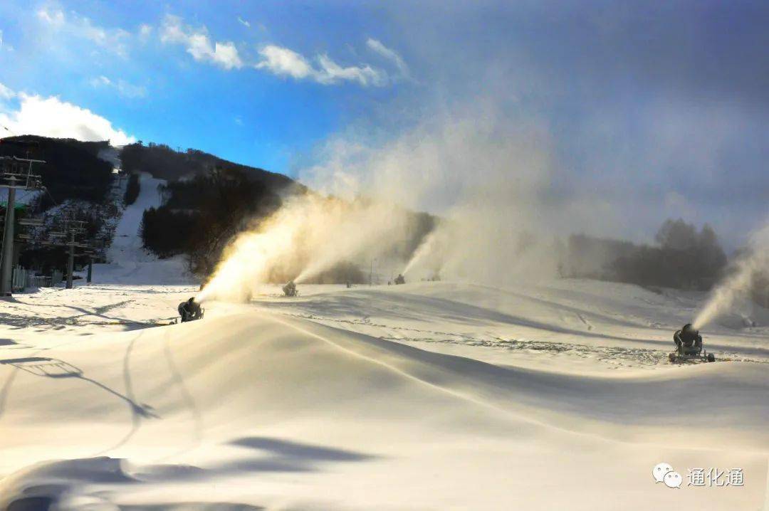 通化万峰滑雪场开启造雪模式迎接新雪季