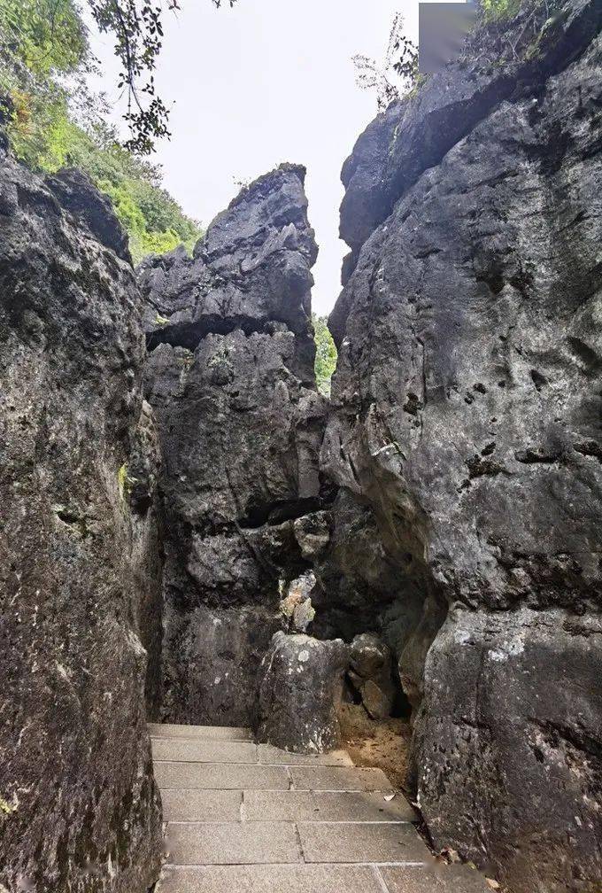 福建鳞隐石林 在金座前来张娃们的合影,就这么结束了这次永安之行