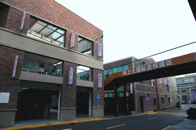 知道吗?这两部获第34届中国电影金鸡奖提名的作品,由静安出品!