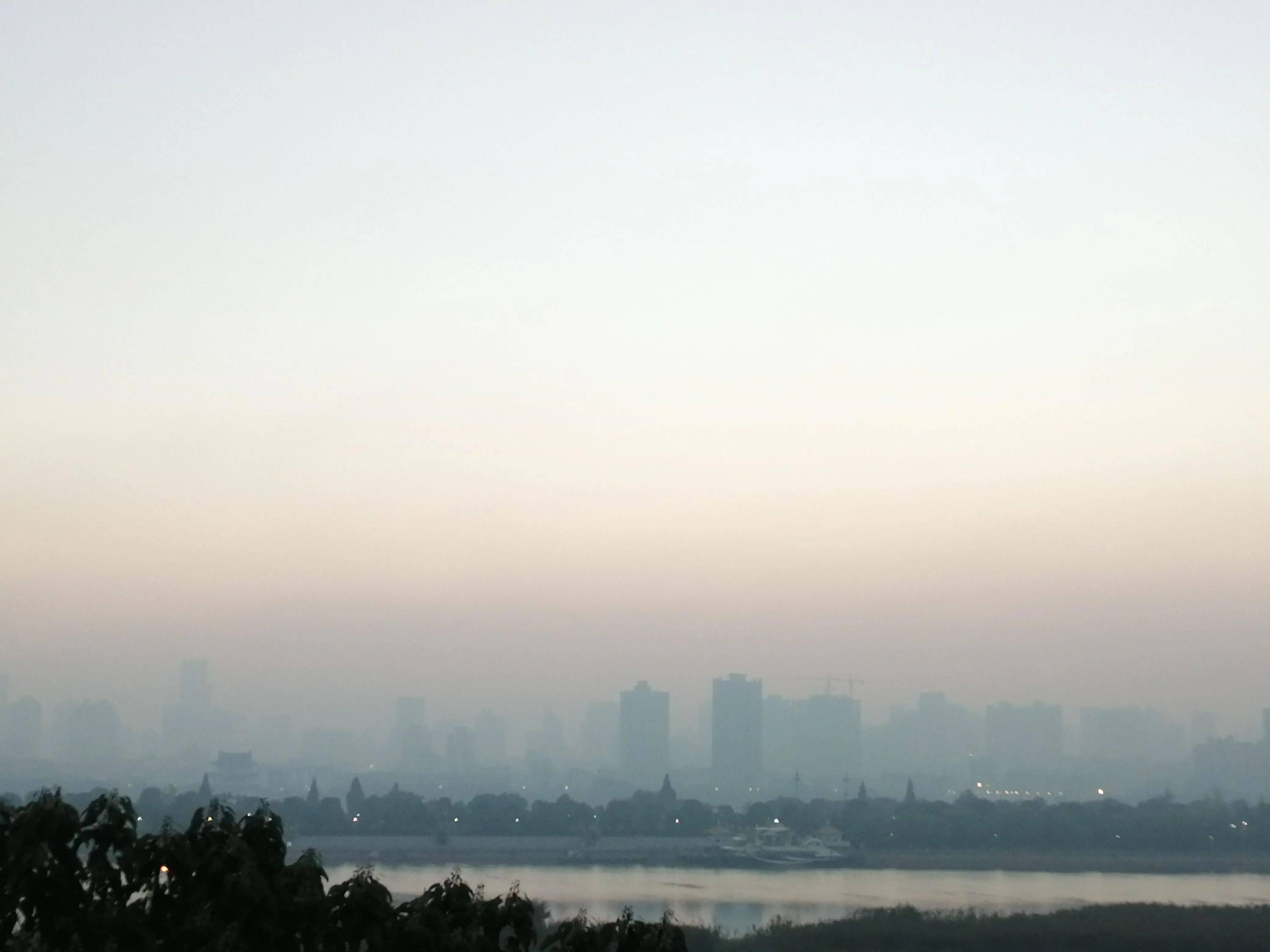 红日初升,其道大光,河出伏流,一泻汪洋.