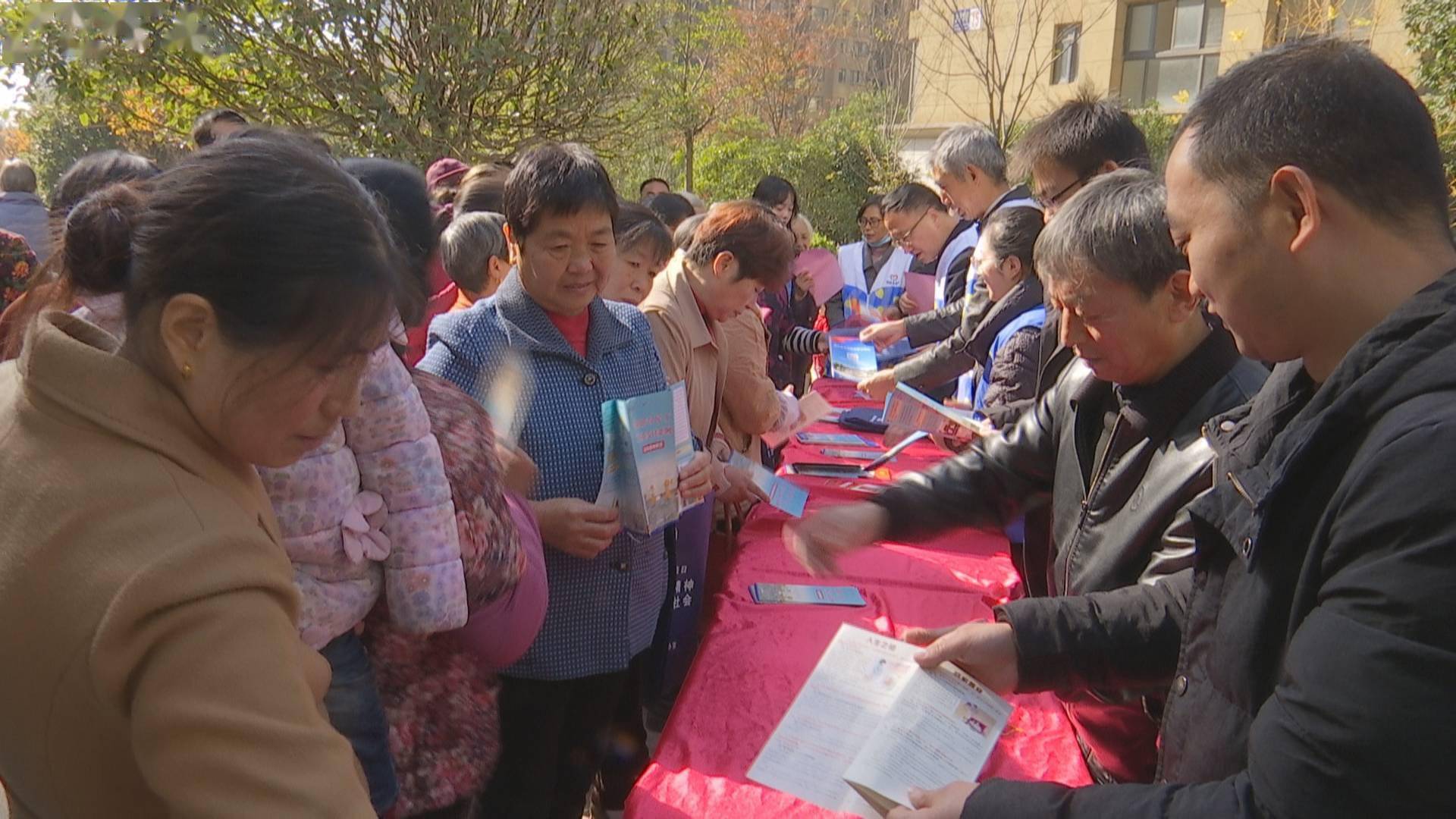 南昌县八一乡甫北社区居民 万建涛我不仅知道了宪法是国家的根本大法