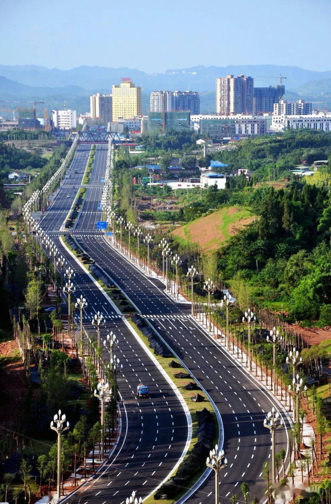 五年奋进营山加快美丽家园建设城乡面貌变化巨大