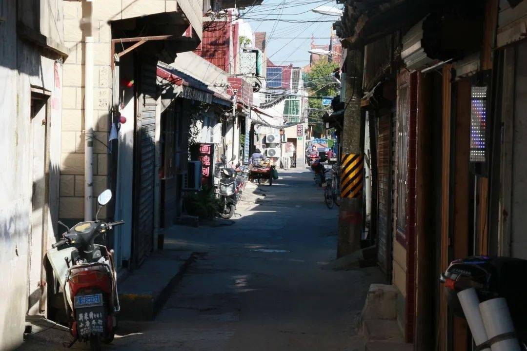 【上海公安大调研"挂图作战"探索治理老街乱局_地区_问题_奉城镇