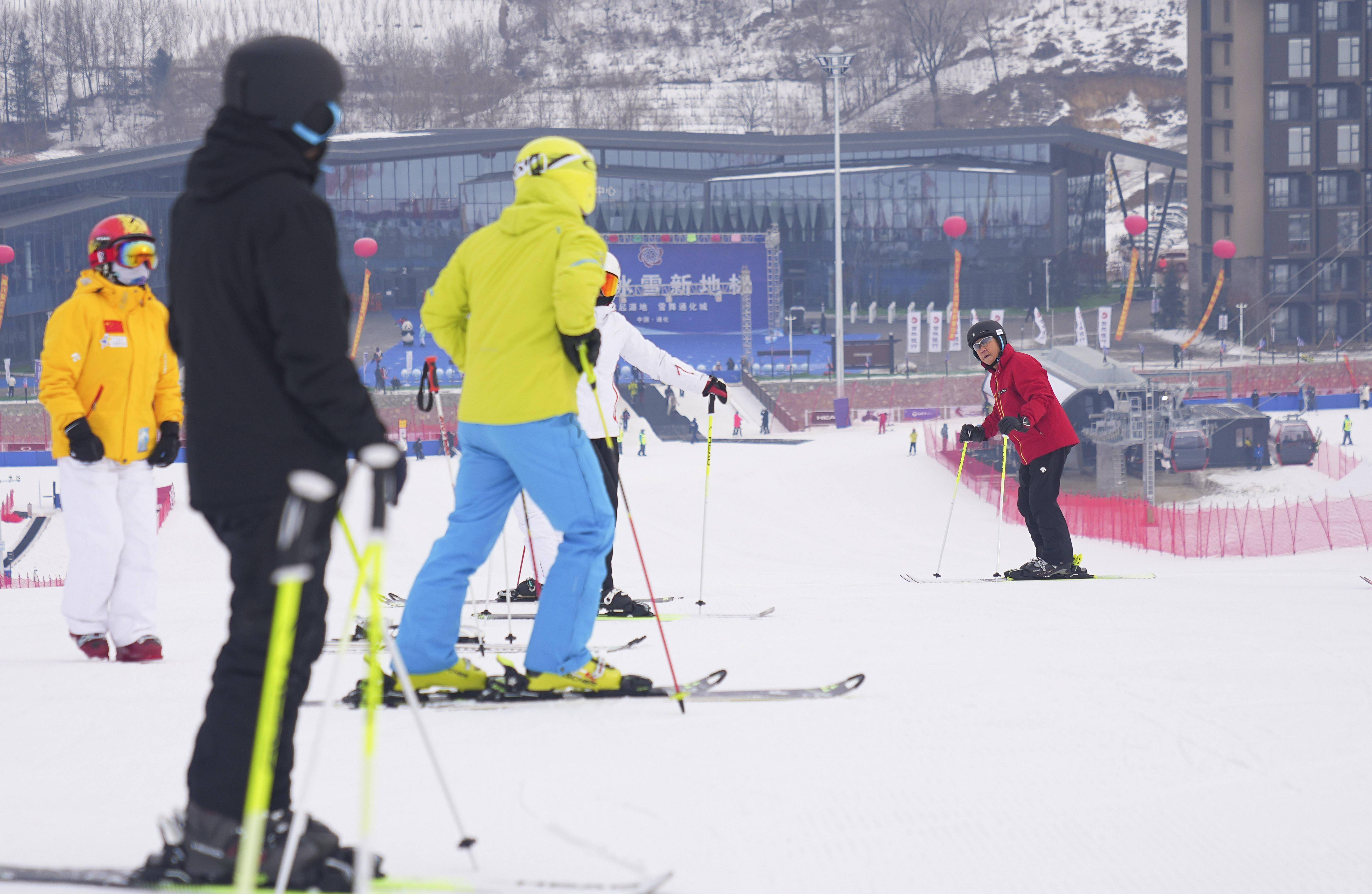 新中国第一座高山滑雪场"重装绽放"_通化_万峰_吉林