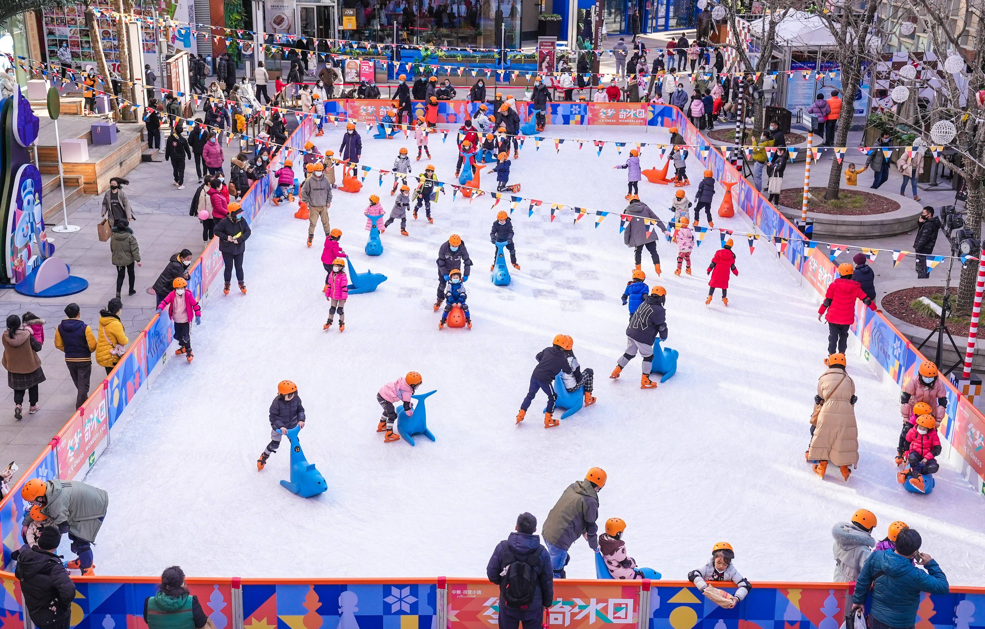 迎新年盼冬奥京城这些商圈变身冰雪乐园