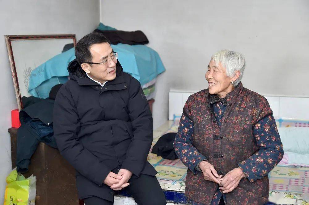 市总工会党组成员,副主席李忠武,农安县委副书记