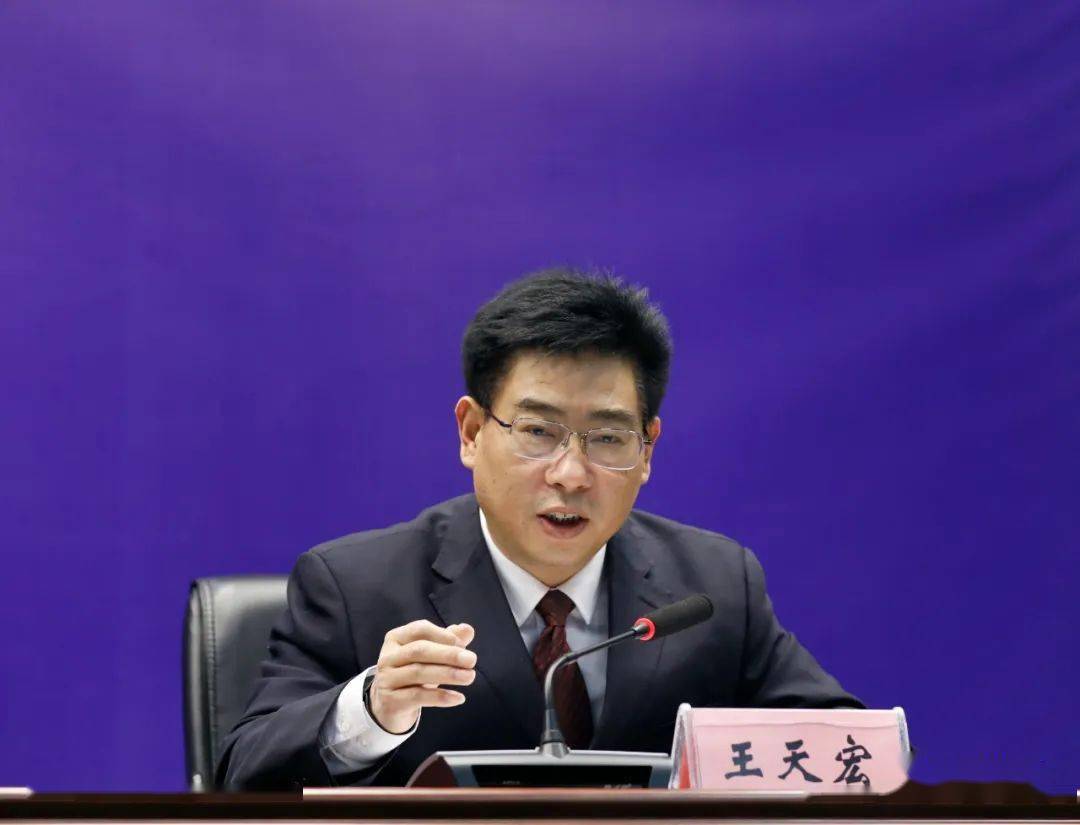 市住房和城乡建设局副局长王天宏:一,加强宣传引导.