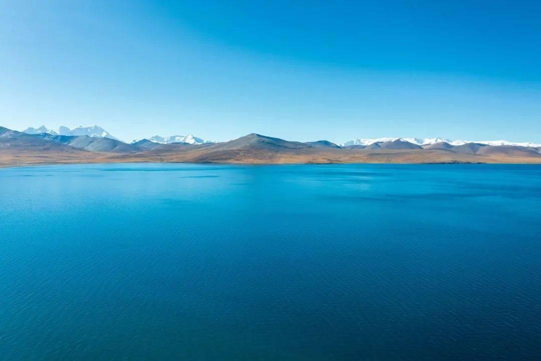 光与影普莫雍错湖让人沉醉的蓝如梦似幻