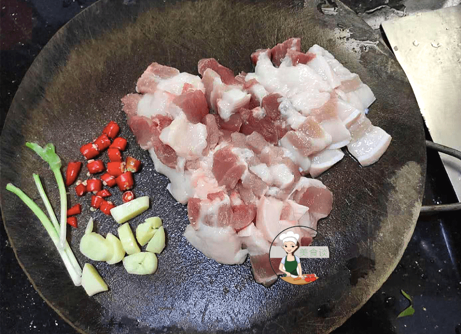 下锅|1月最鲜美的菜,遇到别错过,炒五花肉实在太香了,现在吃正当季