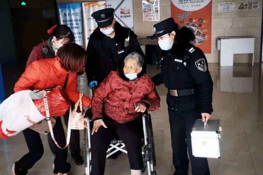 一名网上逃犯▲新吴公安分局梅村派出所抓获一名涉嫌盗窃嫌疑人用真心