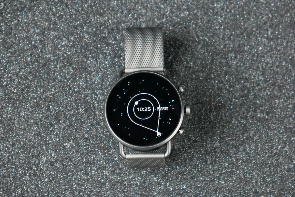 虽然直到现在的 wearos 智能手表市场都还是「除了 galaxy watch 4 都