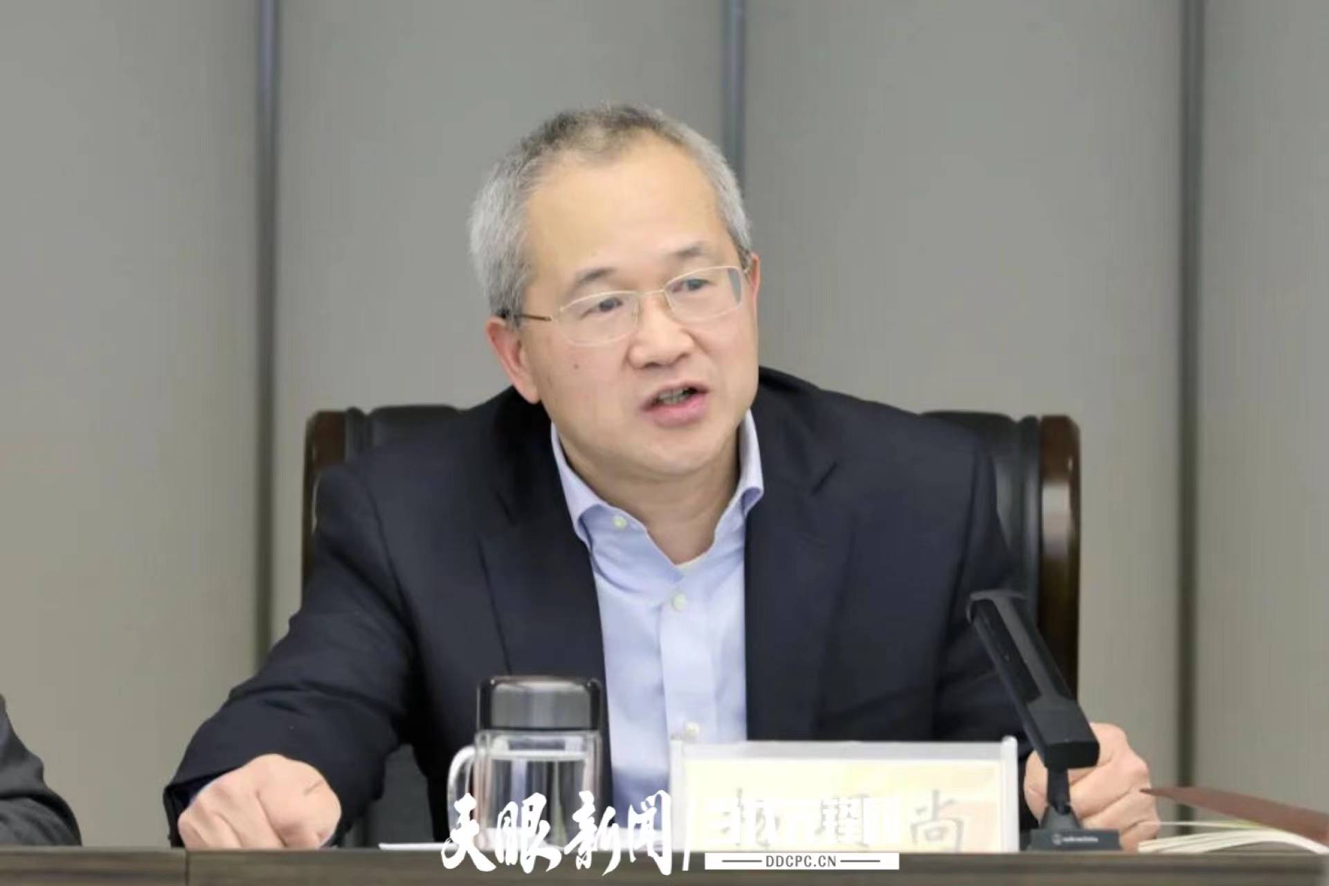 杨明尚作了题为《围绕中心大局 强化担当作为 全力当好金融服务高