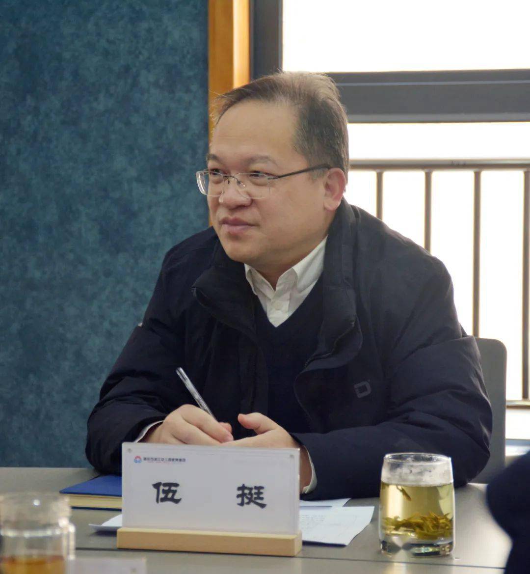 温州市教育局伍挺副局长一行赴瑞开展开学检查