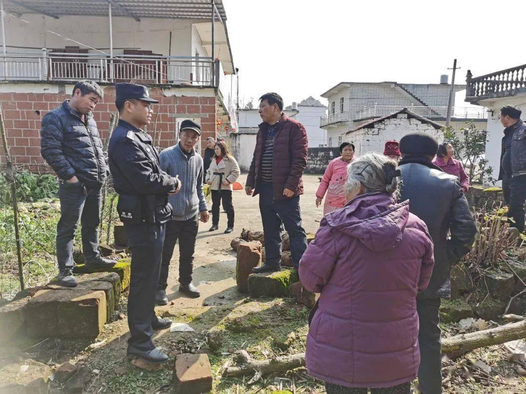 3月1日上午,泗沥派出所民警走访时了解到,辖区方家村闻家组村民闻某元