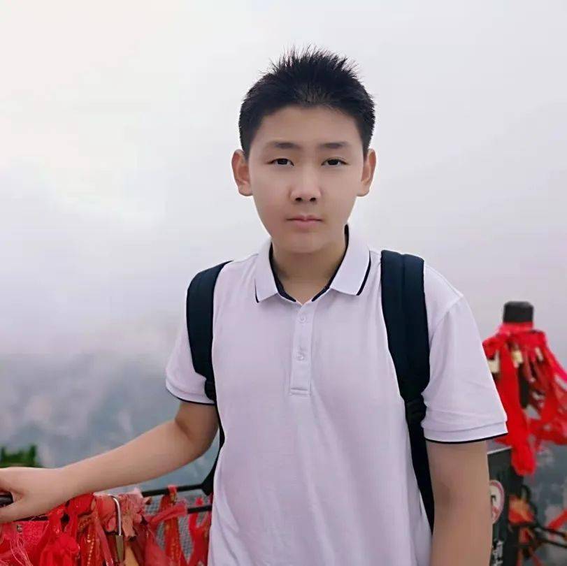 初二(8)班 张全明初二(9)班 孟令雯初二(10)班 殷启恒初二(11)班 魏泉