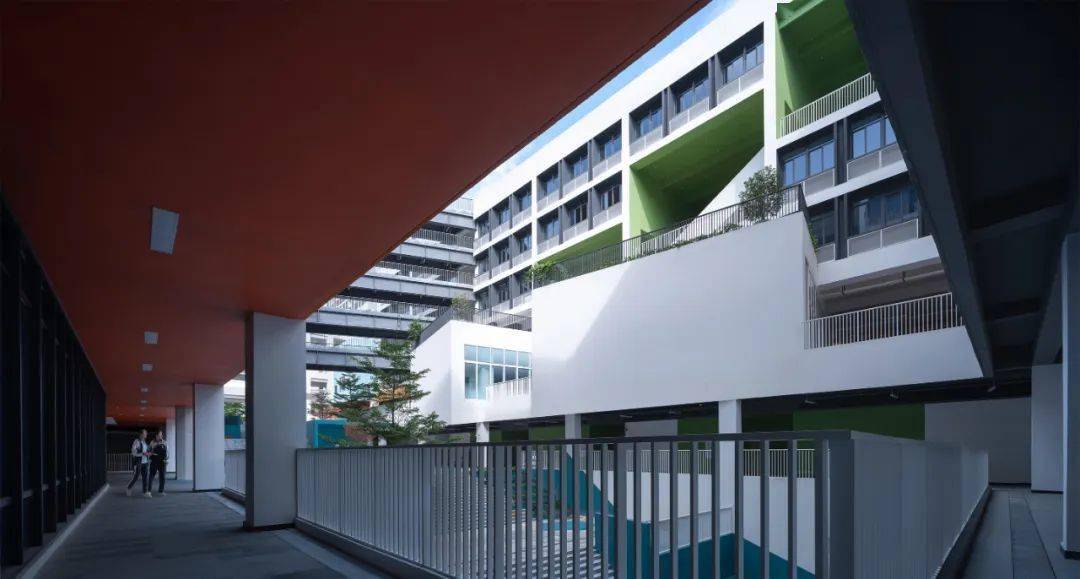 新作深圳市龙华区行知中学筑博设计联合公设
