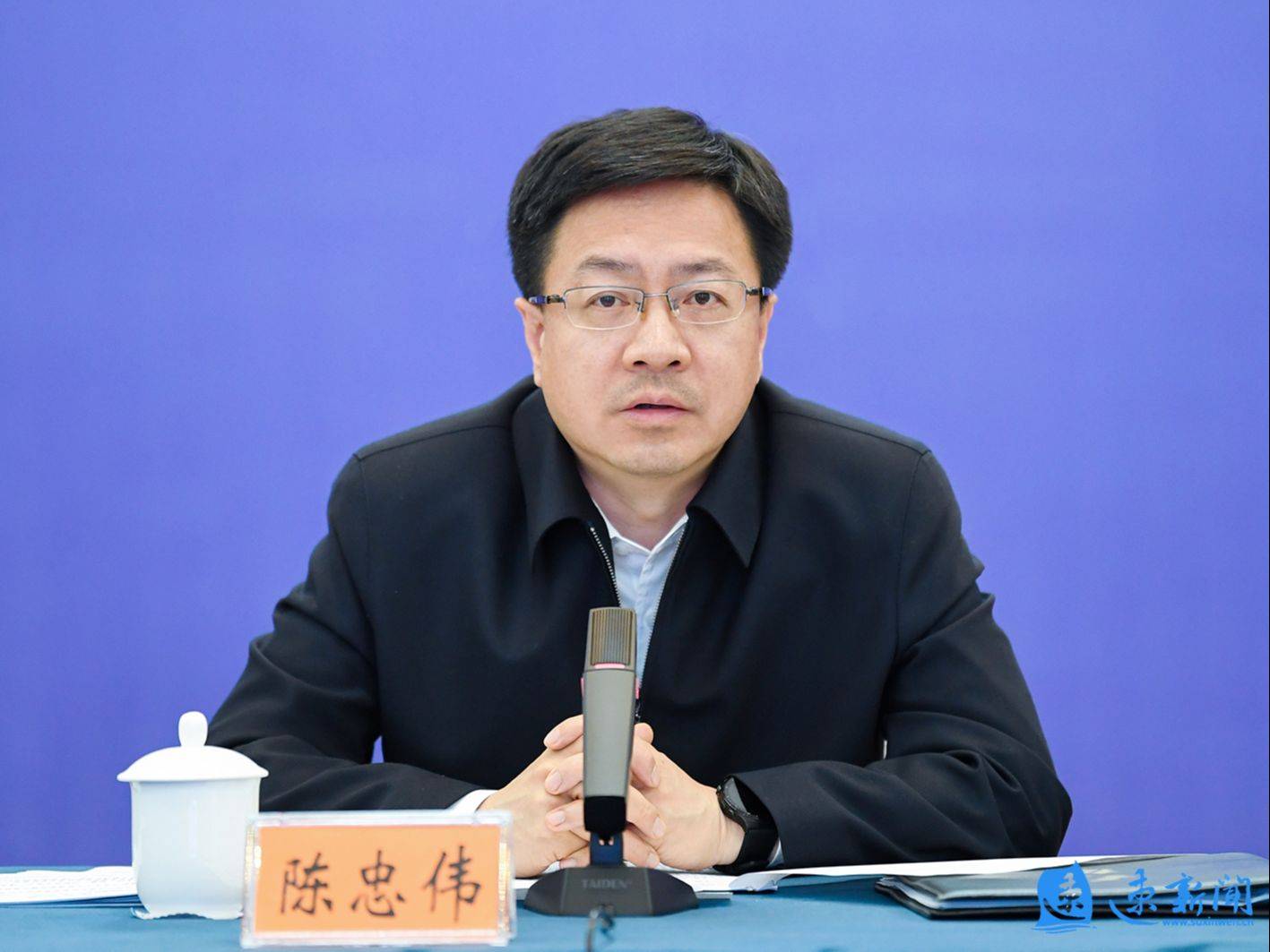 陈忠伟主持召开全市疫情防控工作点调会外防输入内防疏漏牢牢守住来之