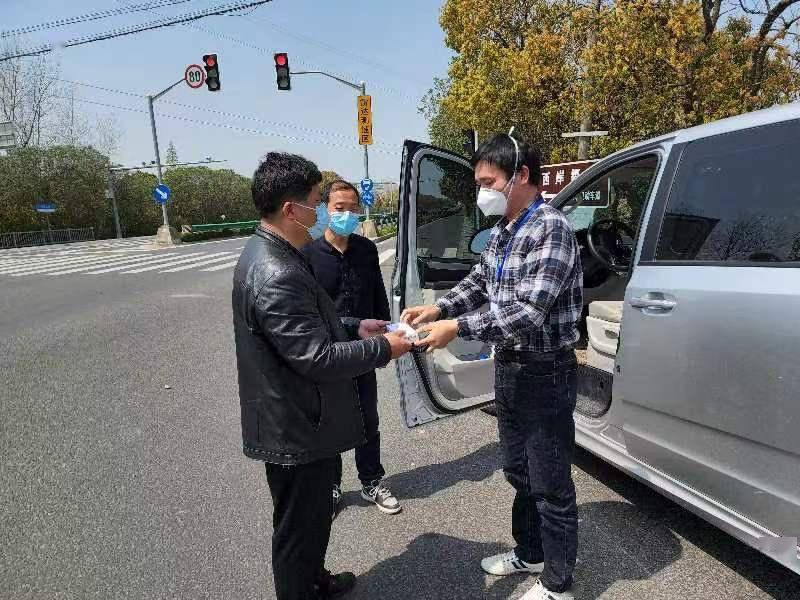 这群崇明人爱心接力,为他送去"续命药"_庙镇_施小忠_杨祺天