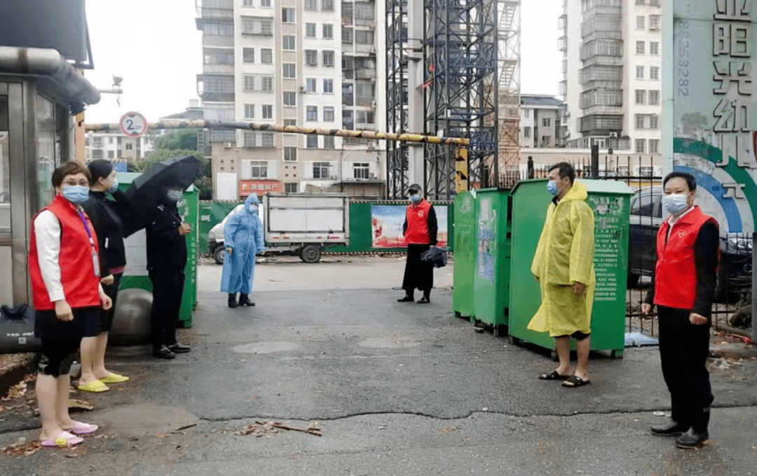 风雨中他们逆流而上