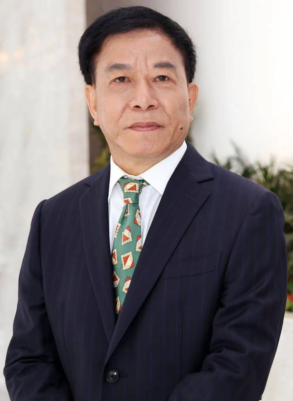 联邦家私集团杜泽桦董事长回母校共囊学校发展大计