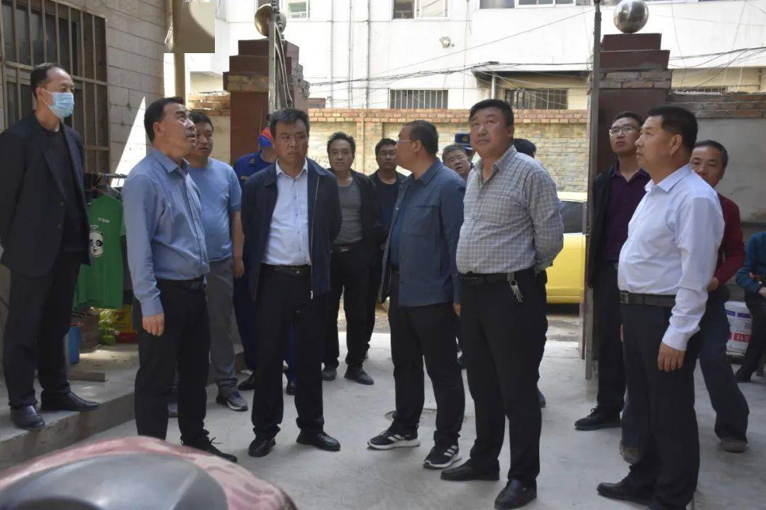 庄浪县常务副县长吕忠武带队调研指导生产经营租住村居民自建房消防