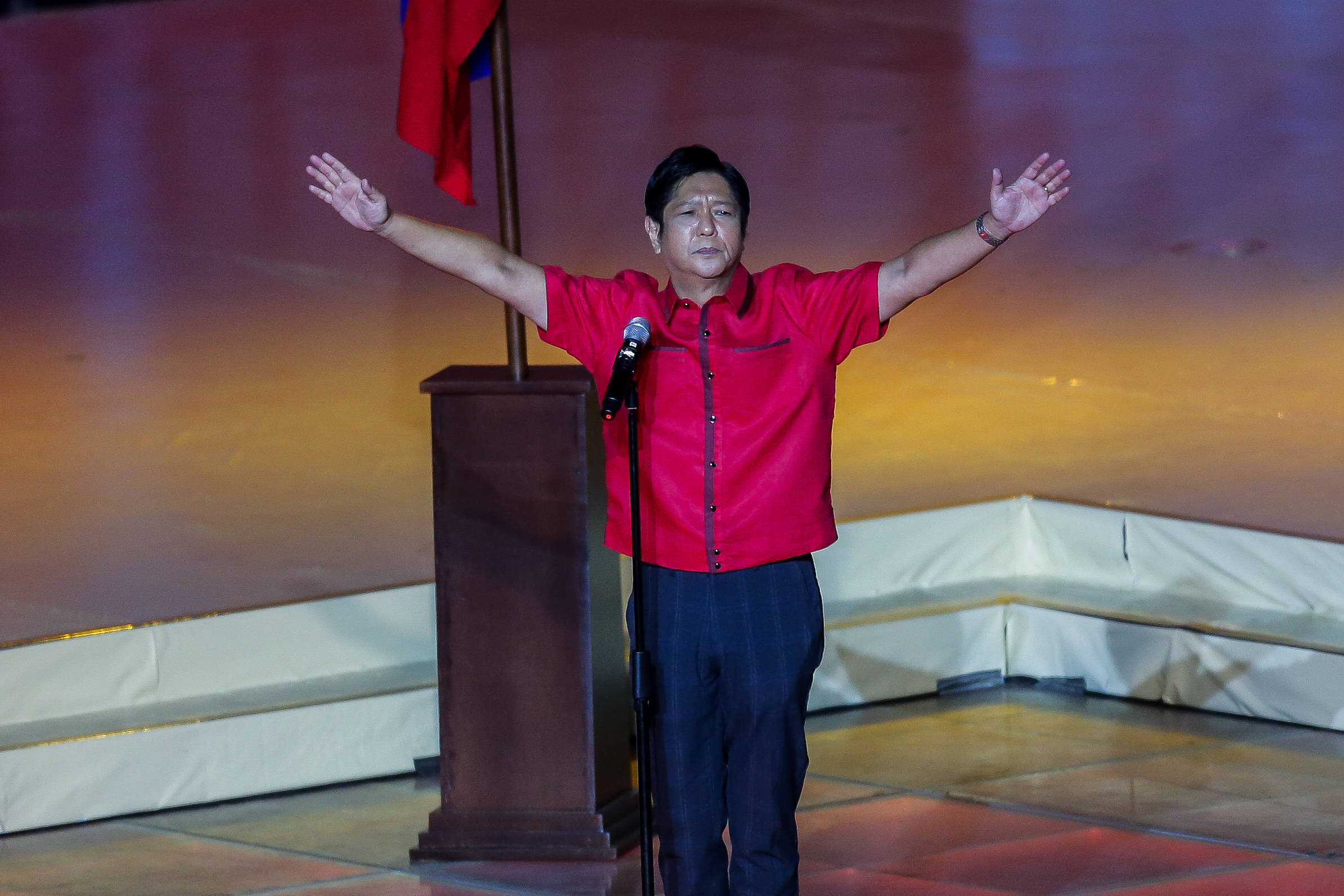 赢得菲总统选举 小马科斯执政面临三重挑战_小马科斯赢得菲律宾总统