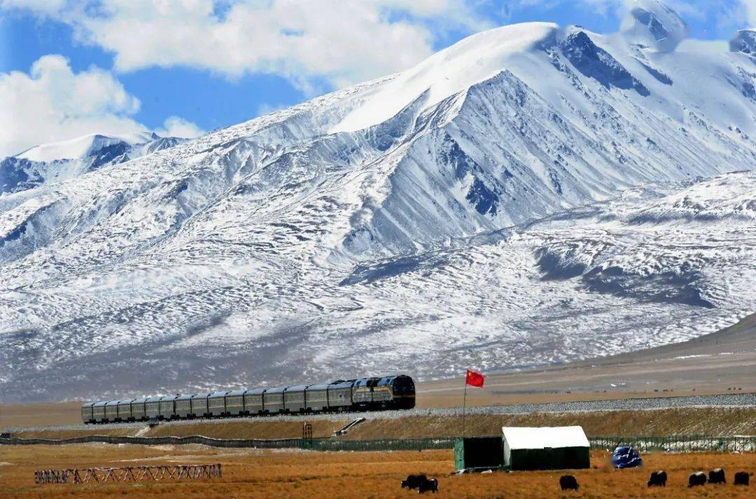 青藏铁路格拉段电气化改造工程覆盖青藏铁路格拉段正线长1136.