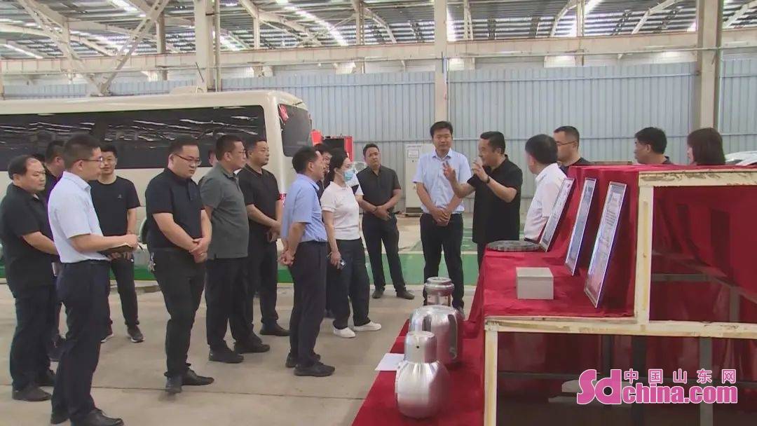 6月7日,成武县委书记黄福常现场调度重点项目建设工作,县领导范继臣