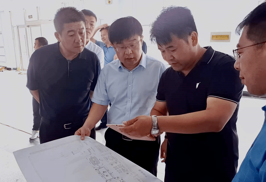 县领导到部分重点项目现场办公