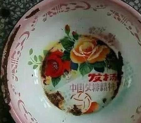 原创
搞笑图片幽默段子笑话:兄弟,切西瓜用斧头,你们太夸张了吧