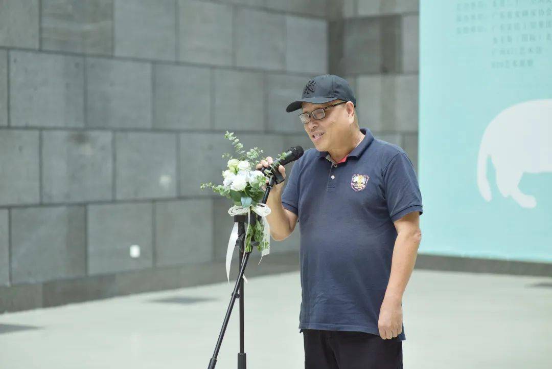 市委常委,宣传部部长武一婷女士;东莞市文联党组书记,主席张彤飚先生