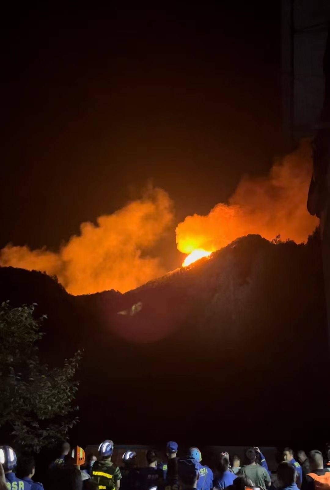 重庆山火“阻击战”