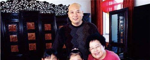 富婆陈丽华和"唐僧"相守30年,看似风光,但家中规矩