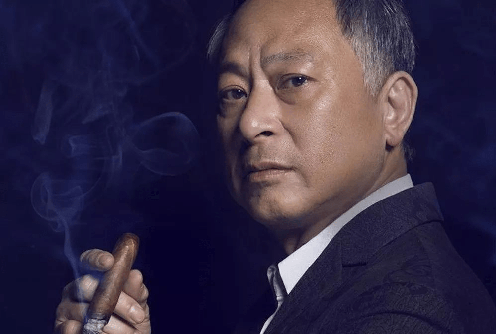 著名导演杜琪峰直言道：“不够专注，不会再用！”当所有人都已经离开她