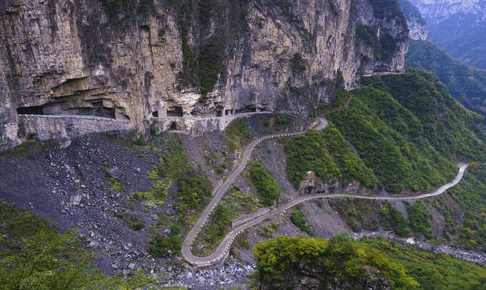 要的公路,挂在悬崖峭壁上,被称"世界第九大奇迹"_郭亮村_太行山_村民