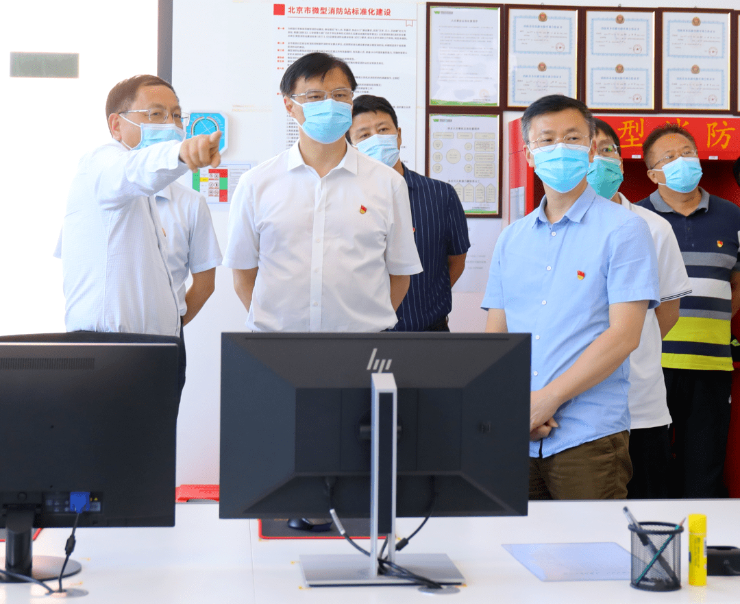 区委常委,区纪委书记,区监委代主任吴斌实地监督检查秋季学期开学疫情