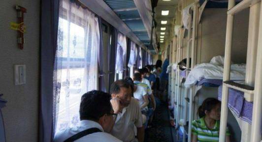 为何火车卧铺的乘客最好不要把头朝着窗子？其中有何猫腻？