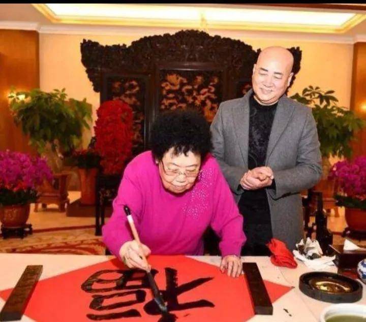 陈丽华:中国女首富,出生在颐和园,艰苦创业,49岁嫁