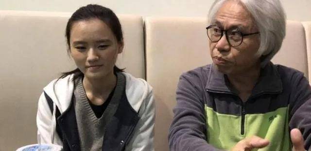 虽然林靖恩的父亲极力反对女儿与李坤城交往,但偏偏