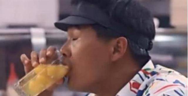 宝强喝一桶牛奶,王传君吃44个包子,最后一个是真狠_角色_时候_周润发