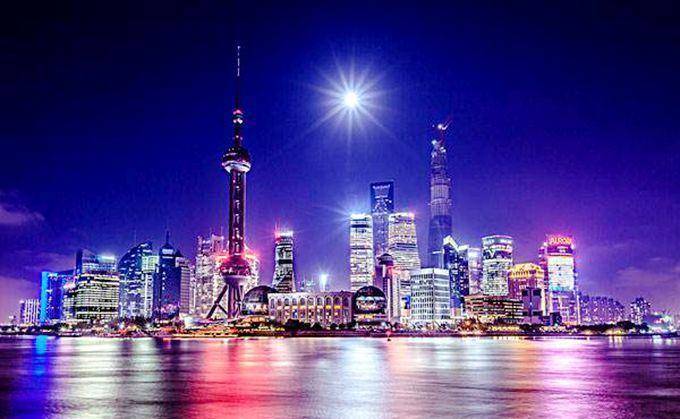 凌晨四点依然车水马龙，盘点上海六大最美夜景，你都去过了吗？