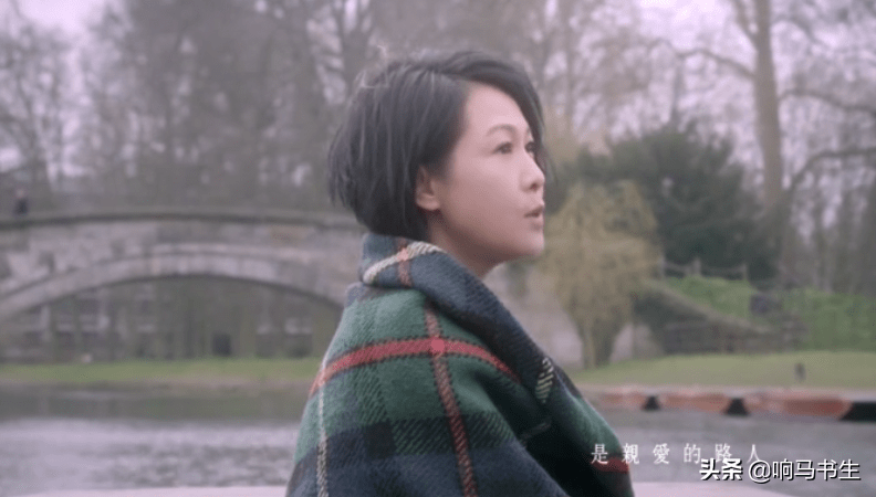 《亲爱的路人》由林夕作词,木村充利作曲,收录在刘若英专辑《亲爱的
