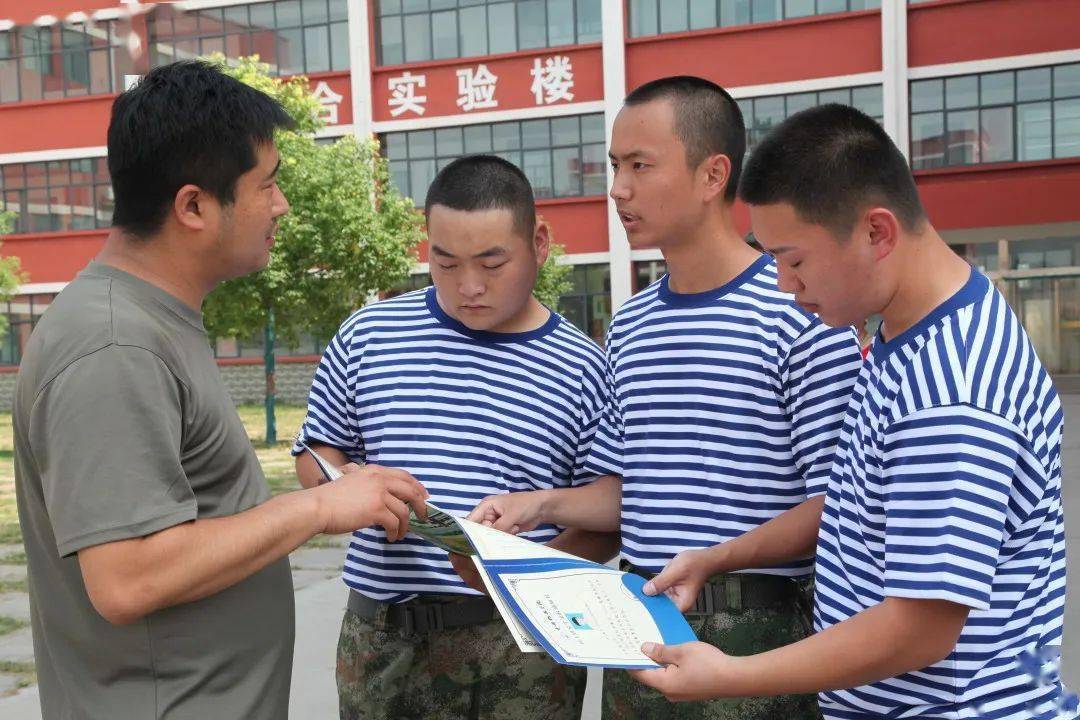 【新闻】河南省武陟县应征青年王钰铭放弃读研从军报